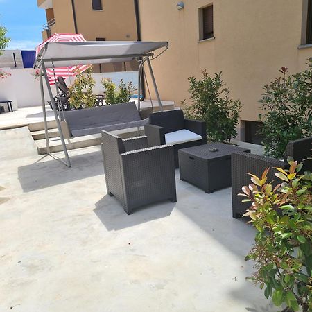 Villa Patricija-Apartmani Poreč Exterior foto