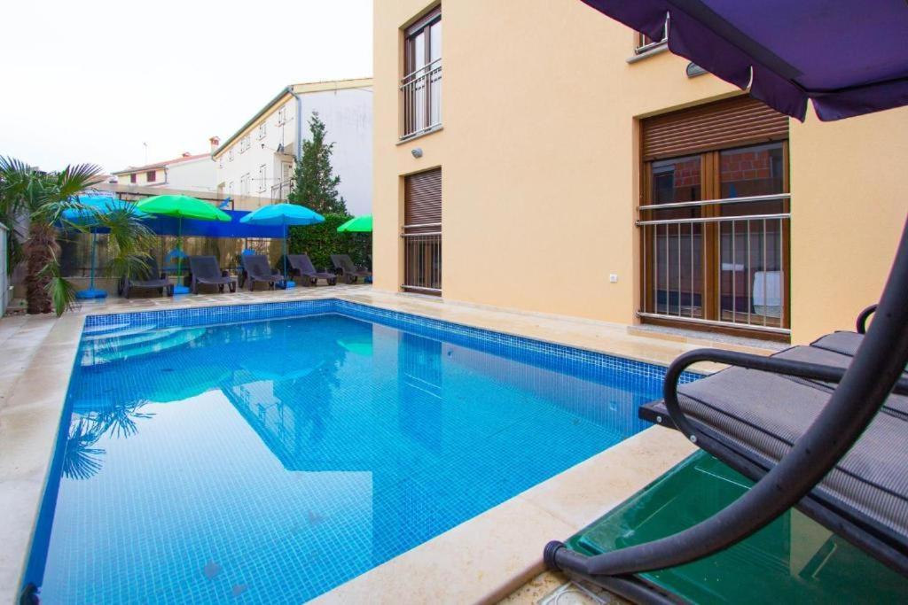 Villa Patricija-Apartmani Poreč Exterior foto